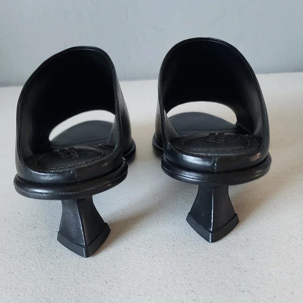 Mercedes Castillo Mule "EUC" - Picture 6 of 16